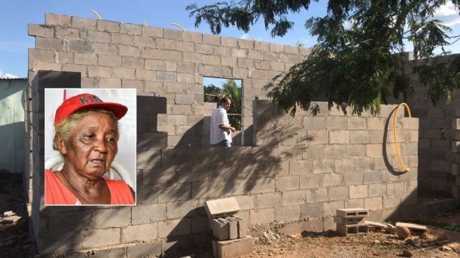 Voluntários pedem ajuda para terminar casa de idosa que cuida de 7 netos