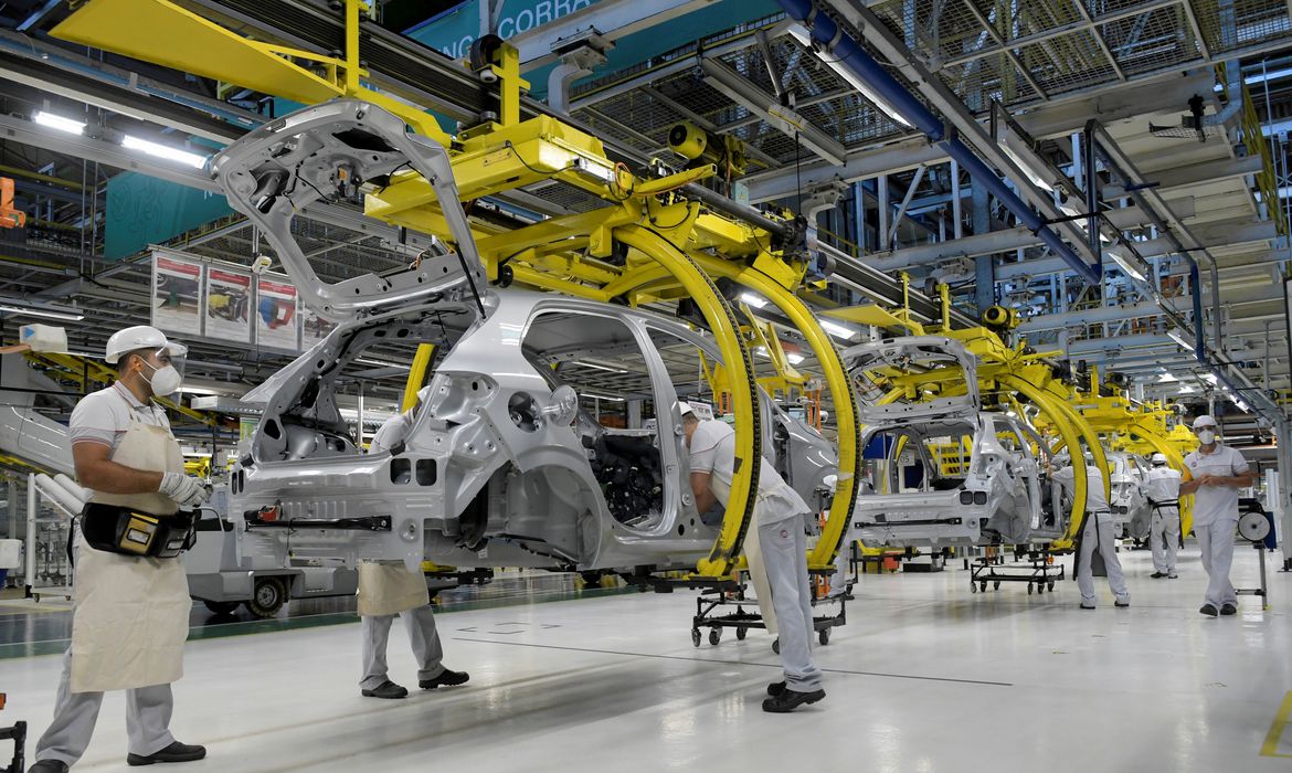 Consumo aparente de bens industriais cai 2,5% em julho, revela Ipea