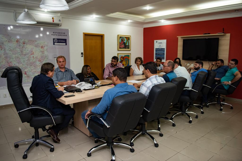 Em reunião com sindicatos, Governo tenta amenizar clima de insegurança sobre Pacotão