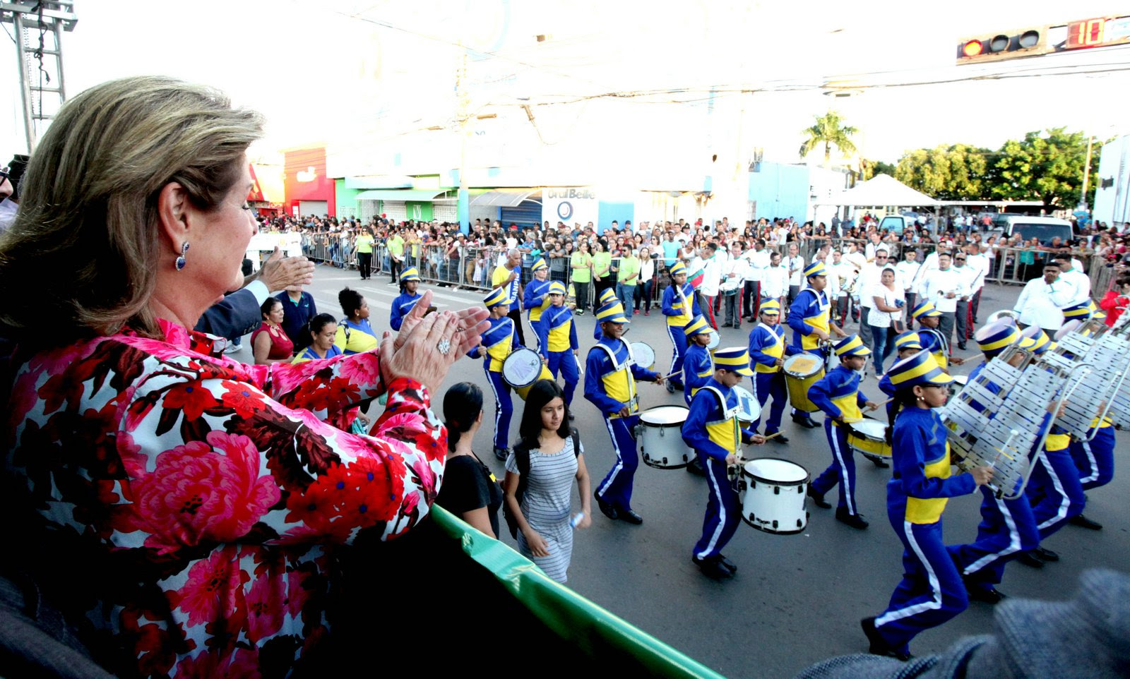 Desfile Cívico e Militar reúne mais de 15 mil pessoas em homenagem aos 152 anos de Várzea Grande  