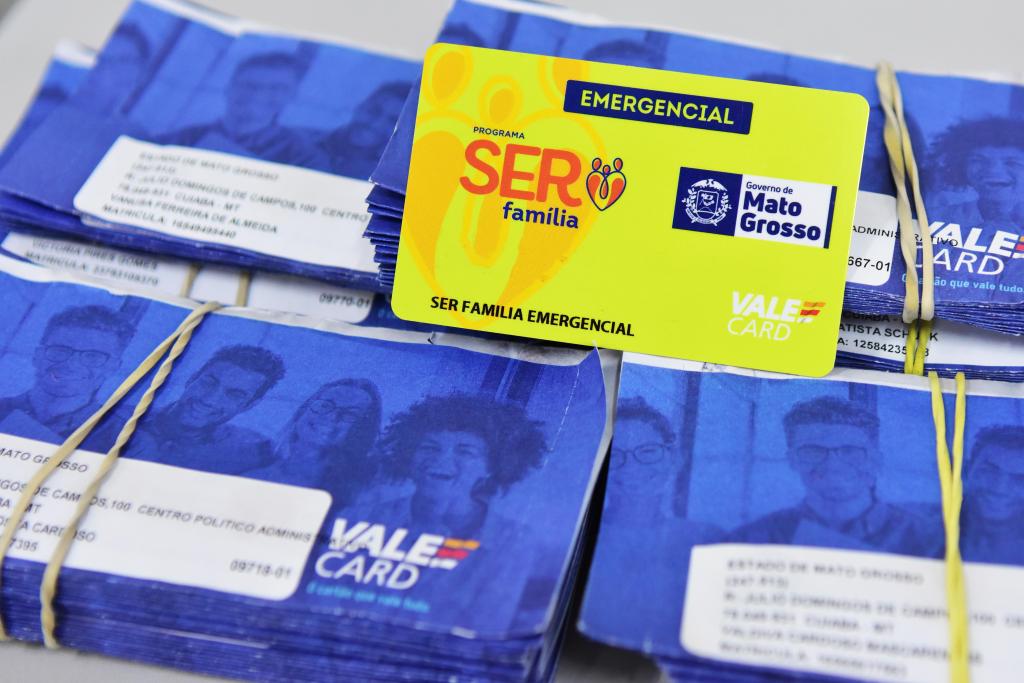 Benefício é reajustado para R$ 200; cartões precisam ser substituídos