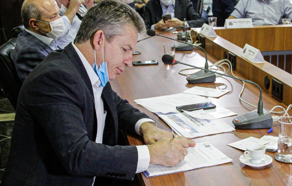 Governo apresenta plano de obras na Transpantaneira a empresários